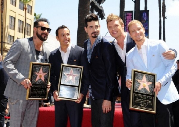 Backstreet Boys-ийнхон Холливудын алдрын алтан одонд нэрээ мөнхөллөө